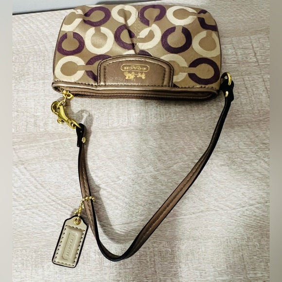 Vintage Coach Metallic Bronze and Beige Wristlet – Like New - Picture 5 of 7